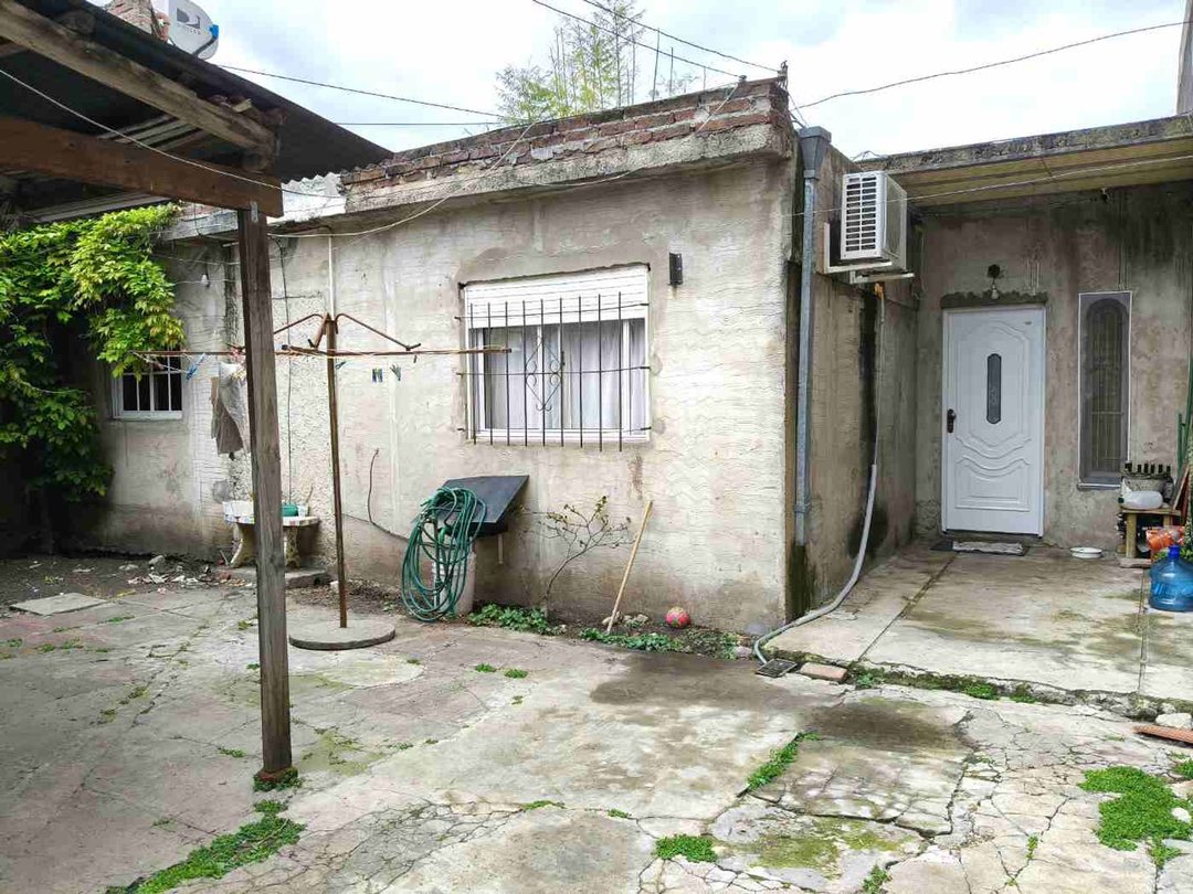 VENTA CASA MULTIFAMILIAR A METROS DE UNAHUR