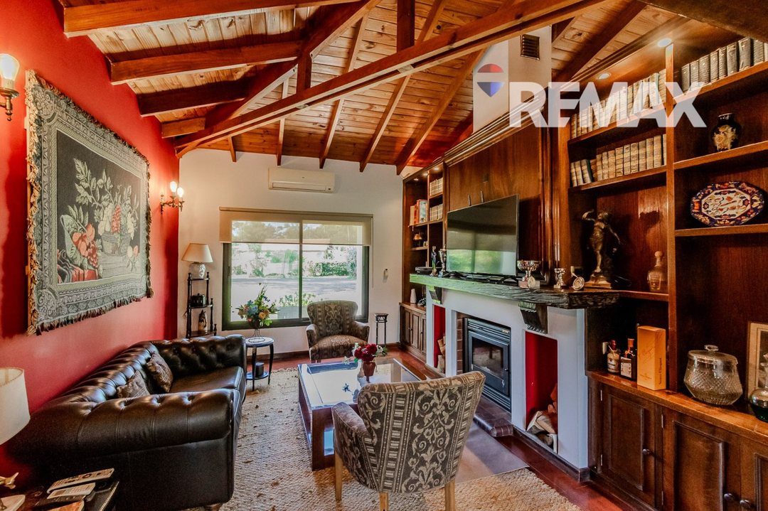 Quinta con pileta sobre 15.631 m² en Pilar