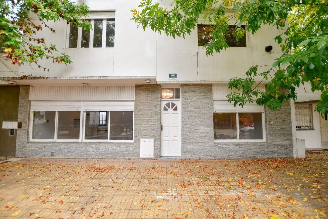 Venta Casa 3 dormitorios Apto Banco La Plata
