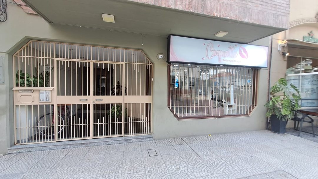VENTA LOCAL COMERCIAL BARRIO NORTE CON BAULERA