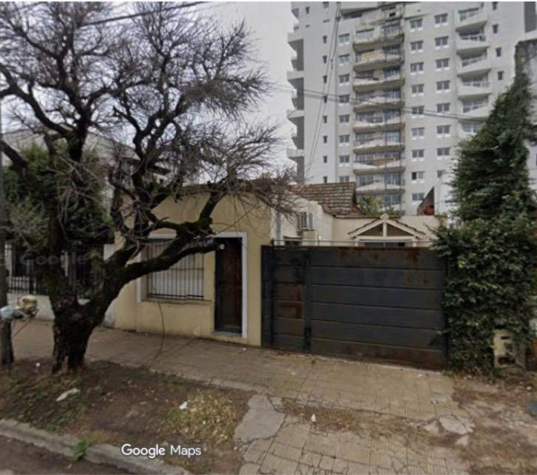 VENTA CASA A REFACCIONAR EN CASEROS LOTE DE 291 M2