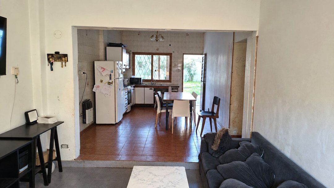 Casa 4 ambientes con jardín en Lomas del Mirador