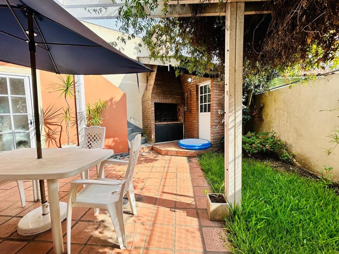 Casa 7 ambientes 5 habitaciones alquiler Temperley