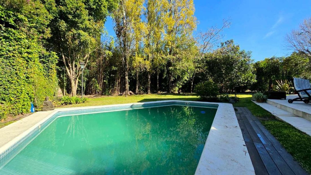 VENTA CASA 5 AMB CON PISCINA LOMAS DE SAN ISIDRO
