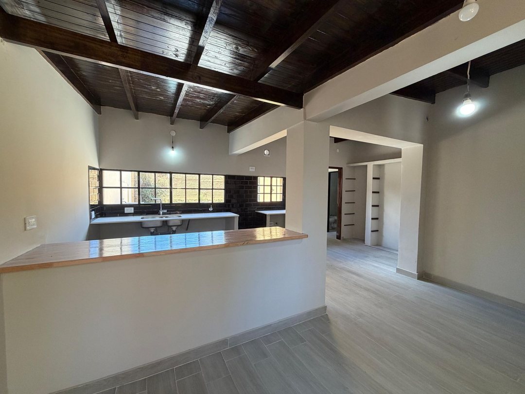 CASA VENTA LA PLATA 2 DORMITORIOS C/ COCHERA PATIO