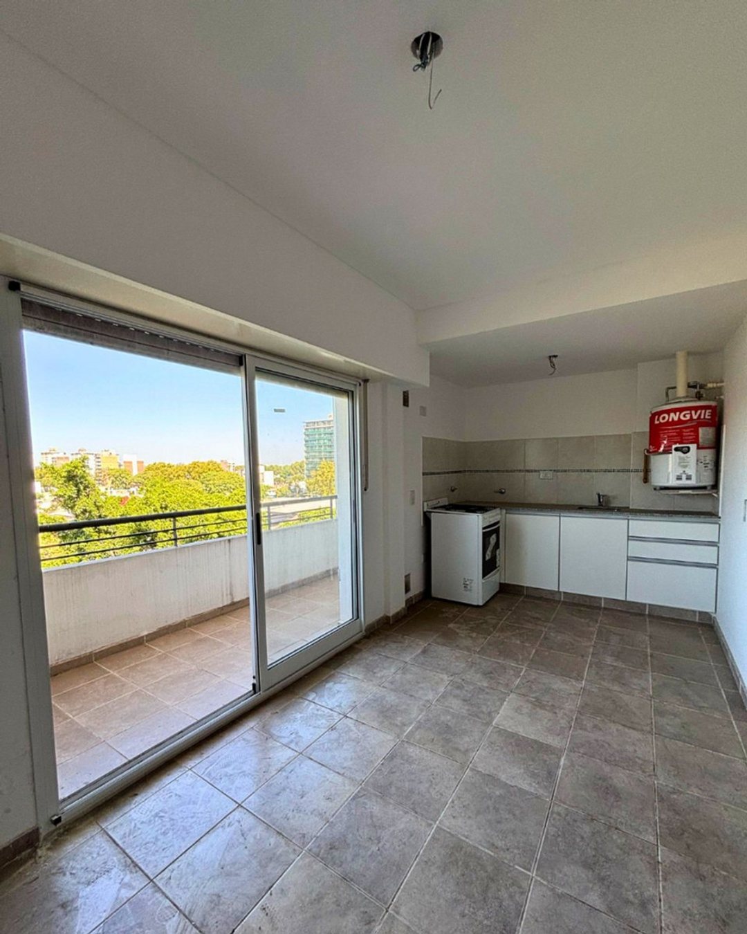 VENTA MONOAMBIENTE CON BALCÓN ECHESORTU