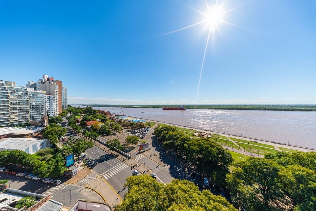 Dúplex exclusivo frente al río.3 dormitorios.Patio