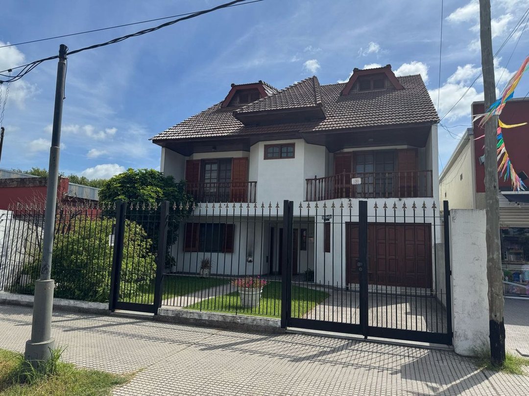 CASA EN VENTA MELCHOR ROMERO