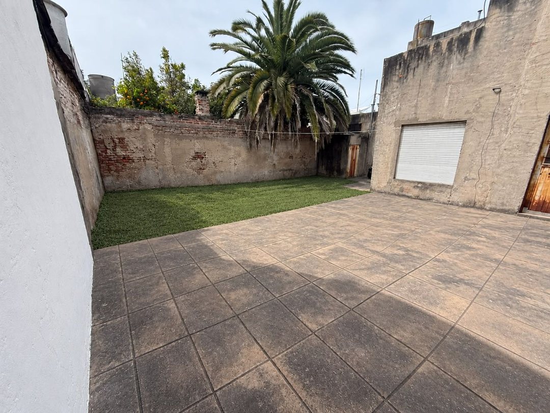 Ph 4 ambientes con PARQUE Y COCHERA a RECICLAR