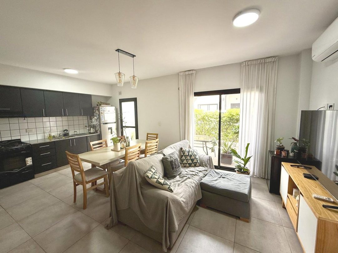 VENTA PH 3 AMB CASTELAR CON PATIO TERRAZA COCHERA