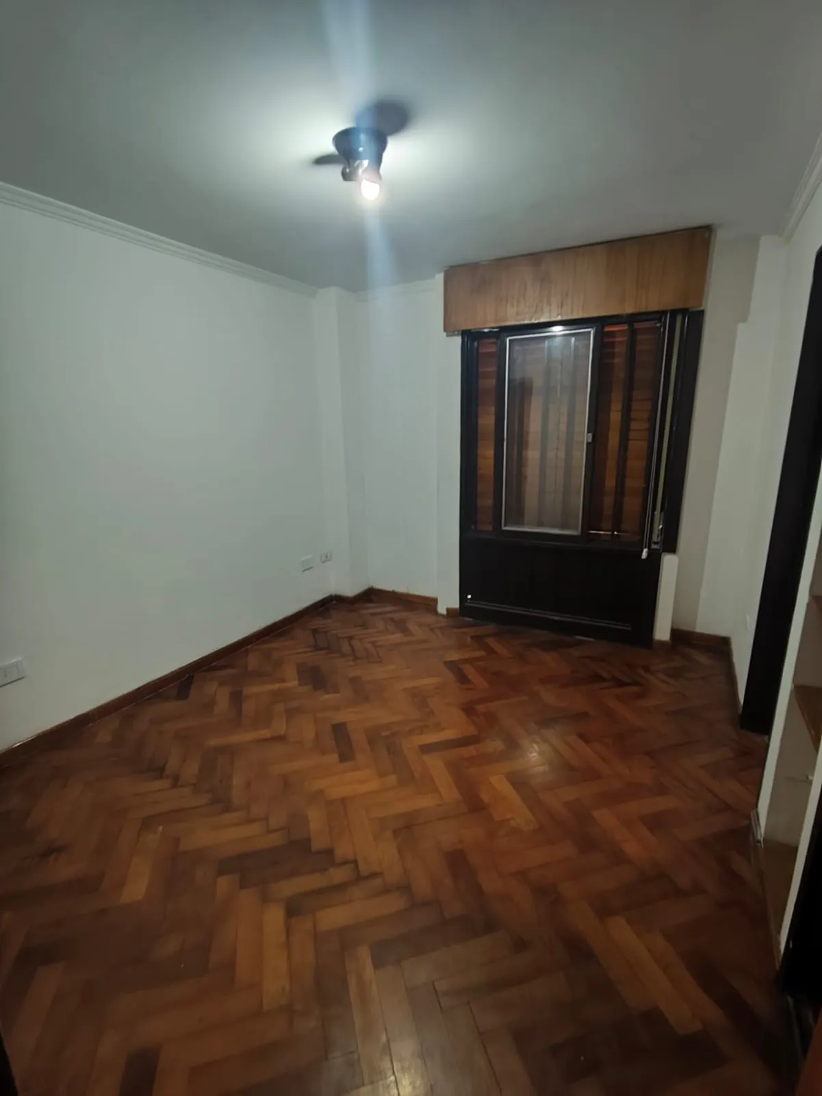 Alquilo Departamento en corro 324