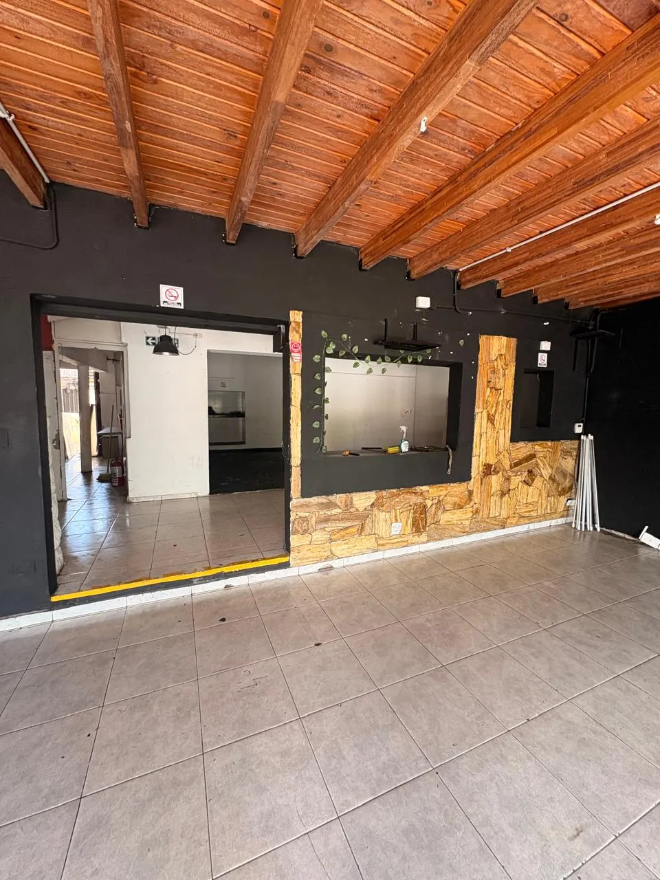 Alquiler Local Comercial en Rafael Nuñez 6316