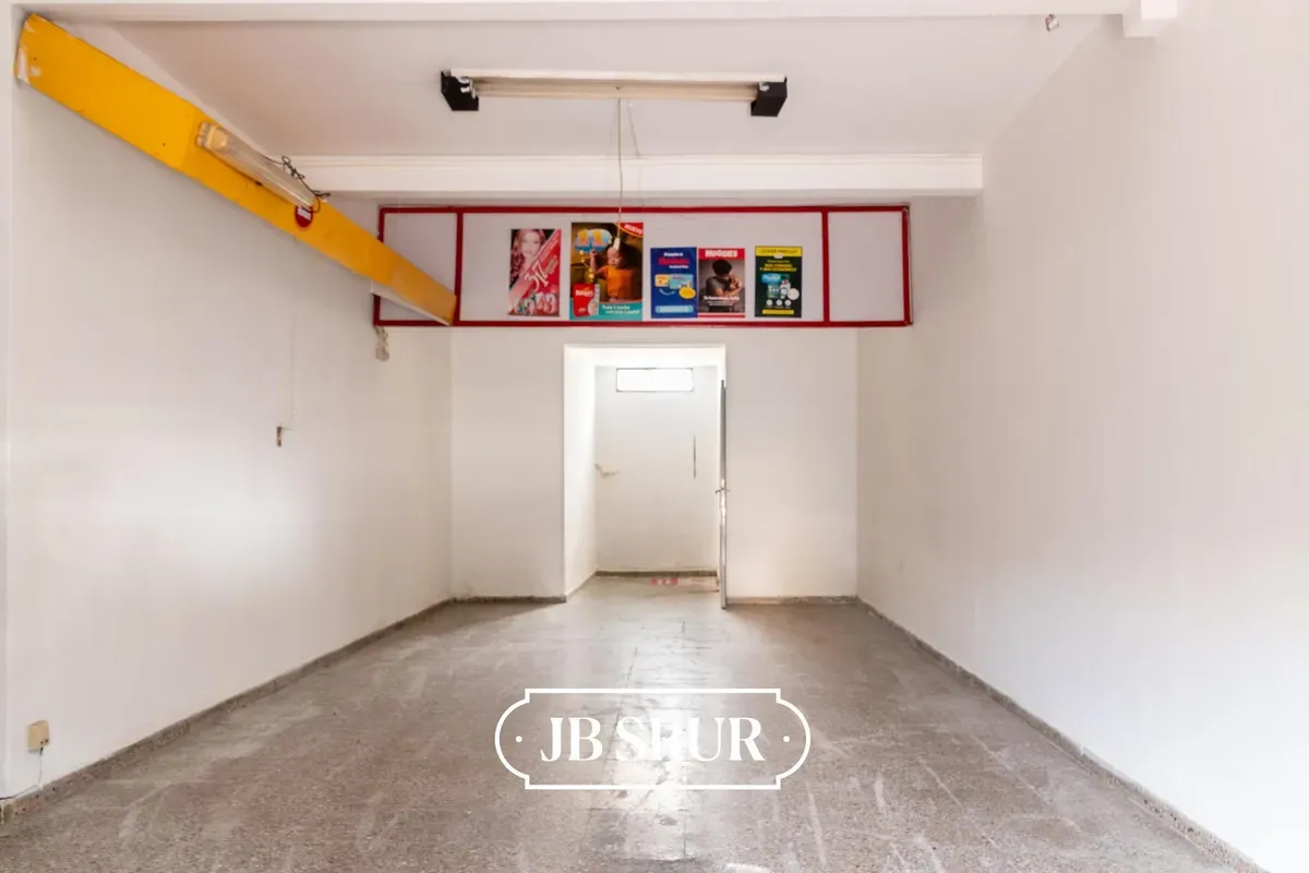Casa + 2 Locales a la venta en Av. Fuera Aerea 3160
