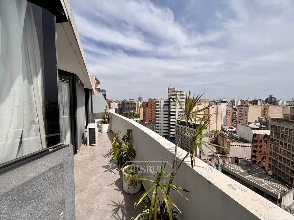Departamento en venta de 2 dormitorios con terraza propia en barrio Centro