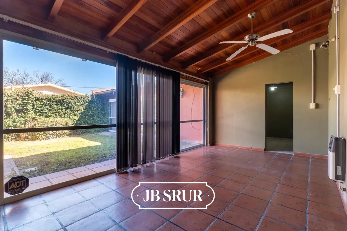 Casa en venta de 3 dormitorios en Barrio Jardin Apto Credito