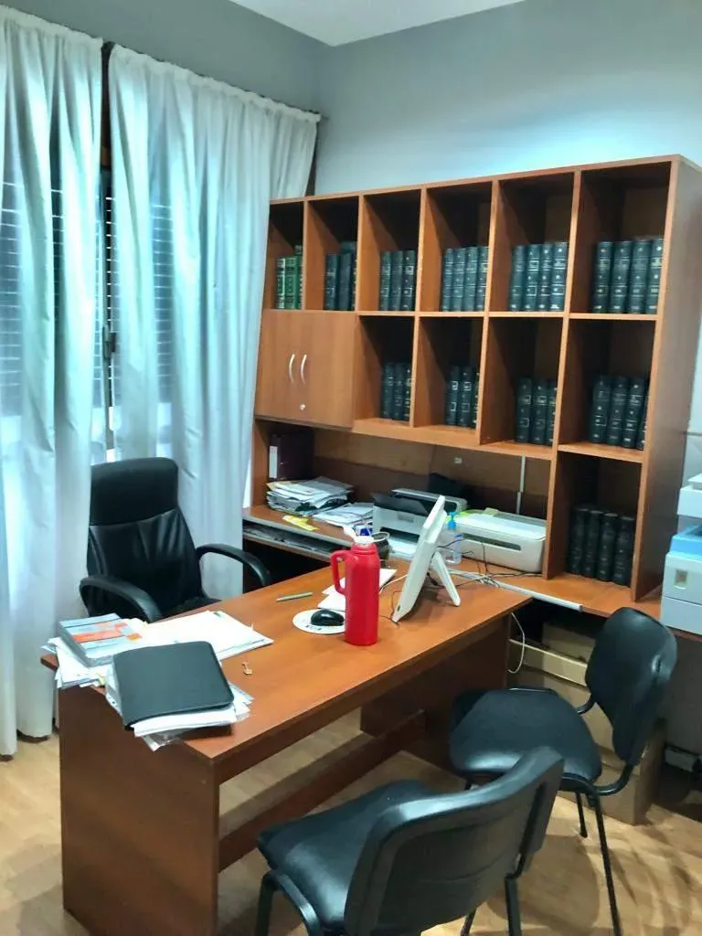 Oficina en Venta en Zona Centro de Cuatro Ambientes