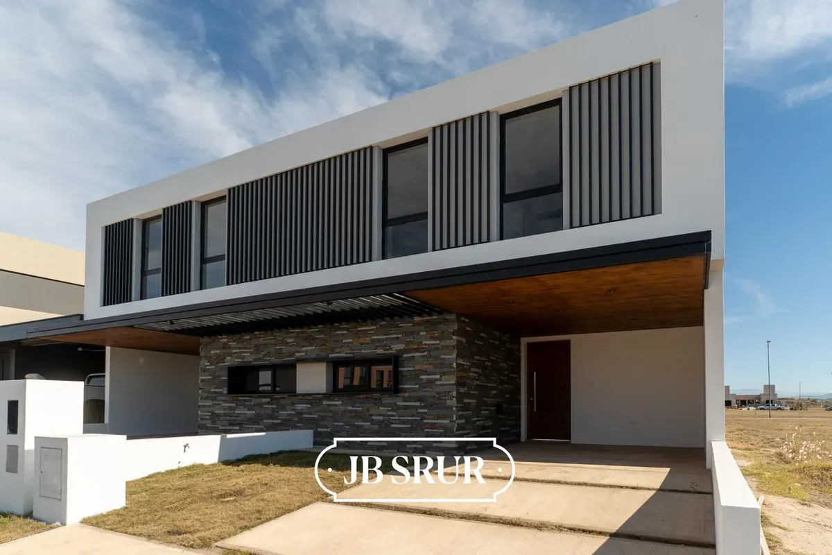 Dúplex en venta de 3 dormitorios en Brisas de Manantiales