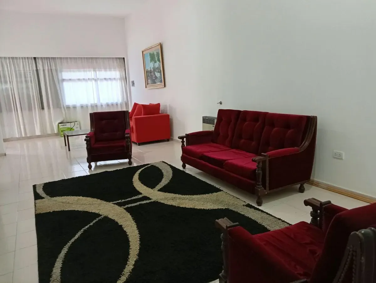 Casa a la venta en Granja de Funes mas departamento independiente