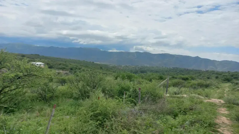SE VENDE DOS LOTES A 400 MTS DE NUEVA AUTOVIA
