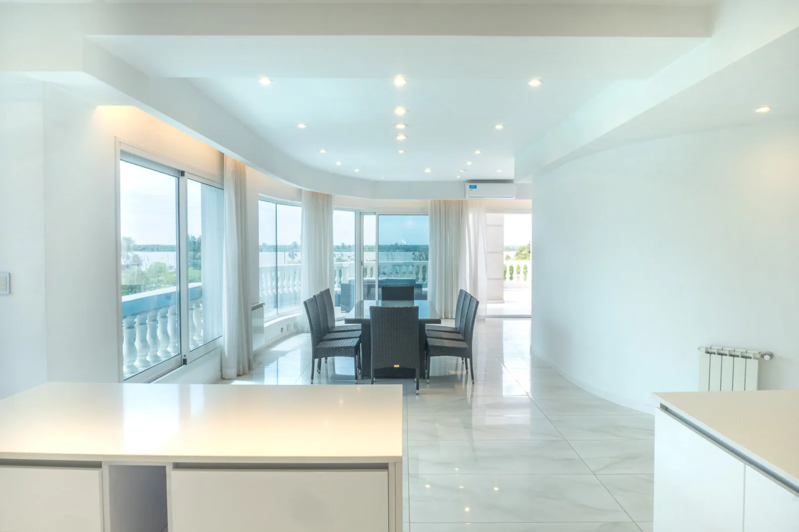 ALQUILER DEPARTAMENTO 2 DORMITORIOS- 2 COCHERAS- VISTA AL RÍO- AMENITIES