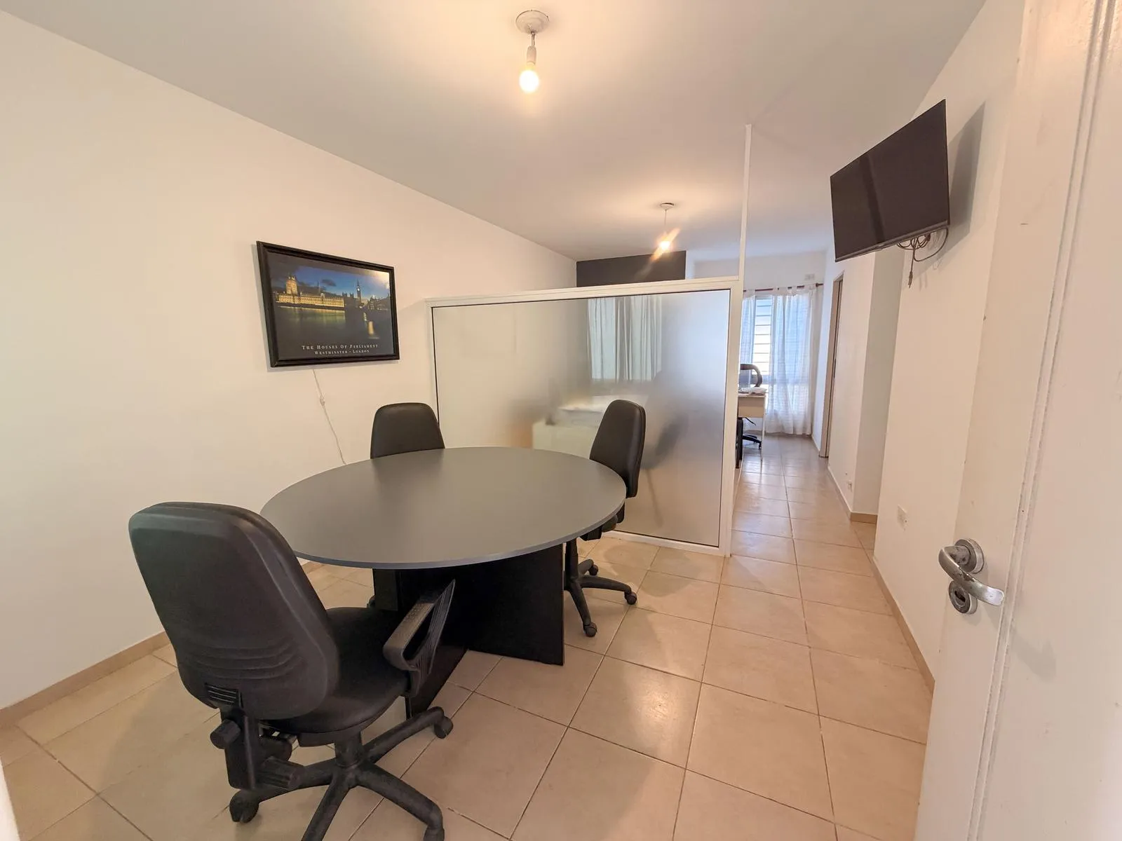 Departamento de 2 dormitorios con patio en venta, Pueyrredón