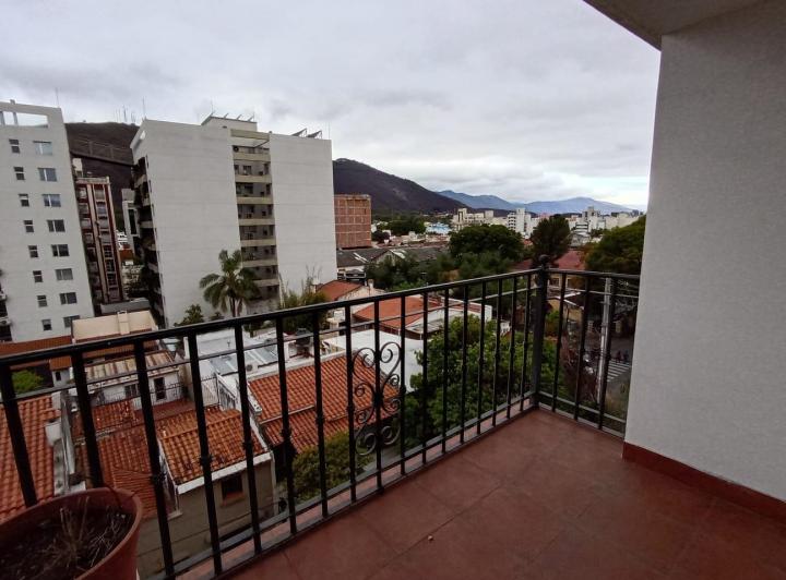 Departamento · 67m² · 5 Ambientes · 1 Cochera