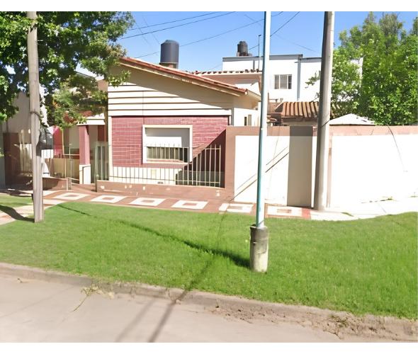 Casa · 80m² · 5 Ambientes · 1 Cochera