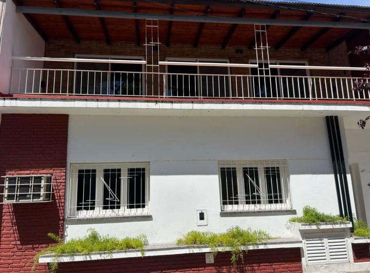 Casa · 1m² · 5 Ambientes
