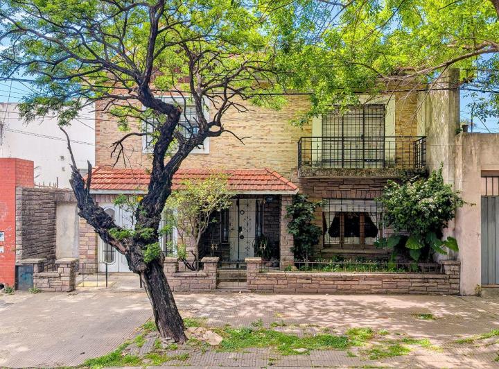 Casa · 186m² · 7 Ambientes · 1 Cochera