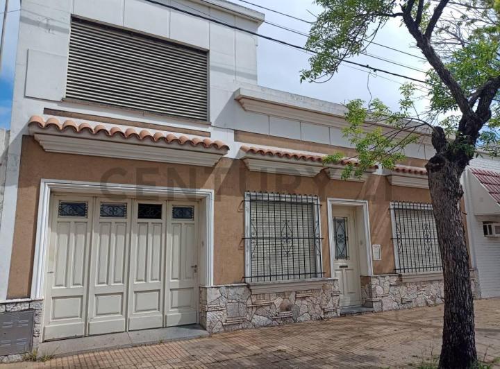 Casa · 169m² · 5 Ambientes · 1 Cochera