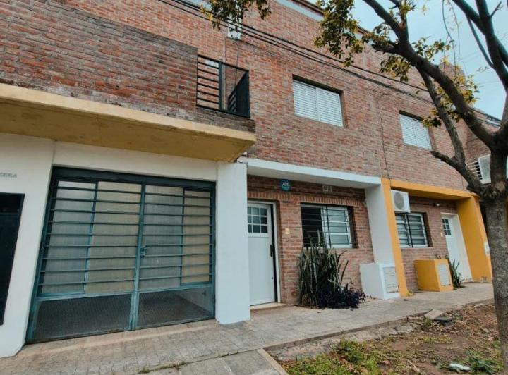 Departamento · 10m² · 4 Ambientes · 1 Cochera
