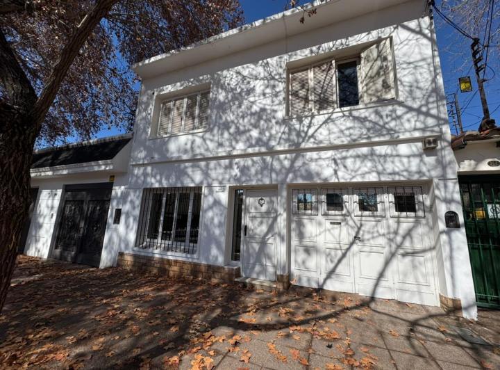 Casa · 196m² · 7 Ambientes · 1 Cochera