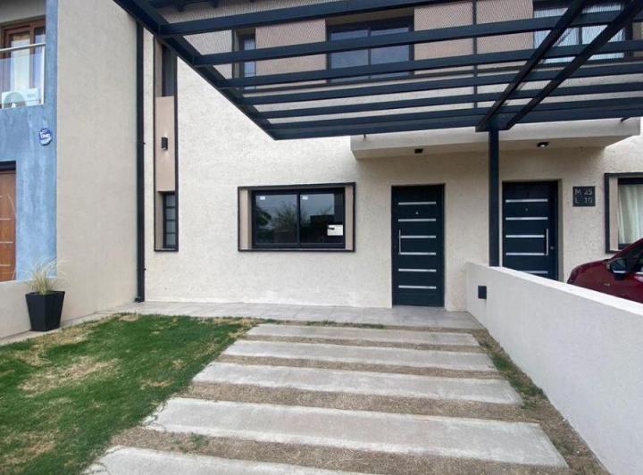 Casa · 150m² · 4 Ambientes · 1 Cochera