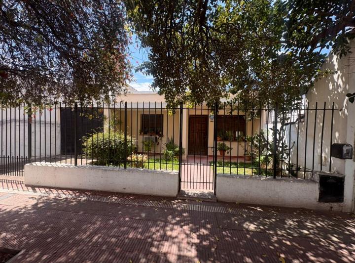 Casa · 108m² · 4 Ambientes · 1 Cochera