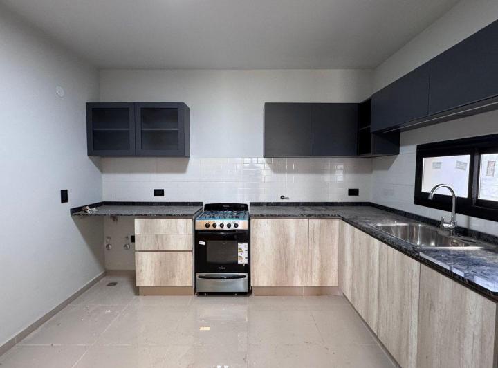 Casa · 110m² · 4 Ambientes · 1 Cochera