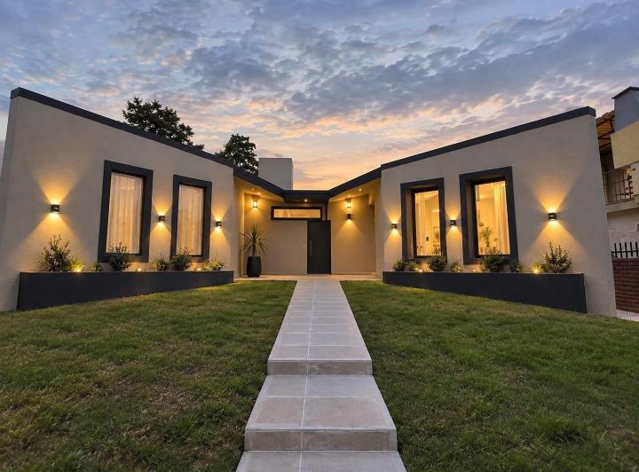 Casa · 194m² · 4 Ambientes · 2 Cocheras