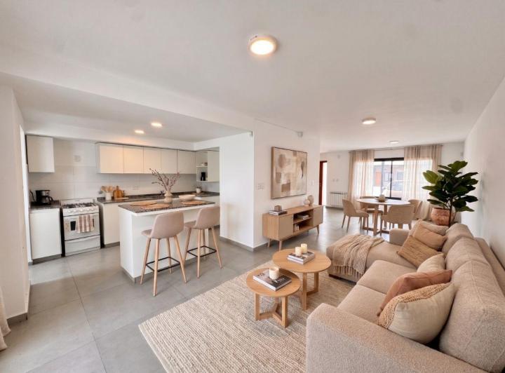 Casa · 140m² · 4 Ambientes · 1 Cochera