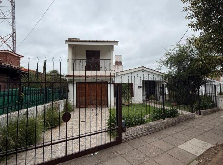 Casa · 150m² · 7 Ambientes · 1 Cochera