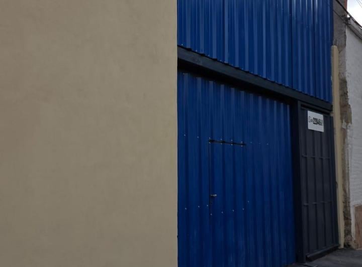Garage · 570m²