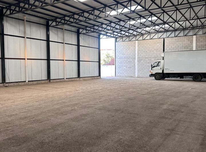 Bodega-Galpón · 350m² · 2 Cocheras