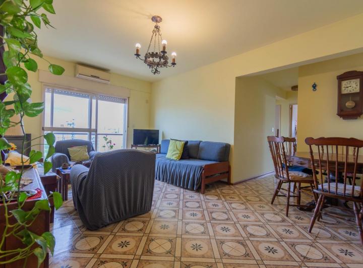 Departamento · 68m² · 4 Ambientes · 1 Cochera
