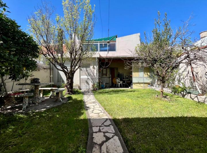 Casa · 185m² · 4 Ambientes · 1 Cochera