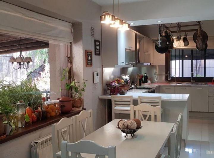 Casa · 510m² · 10 Ambientes · 4 Cocheras