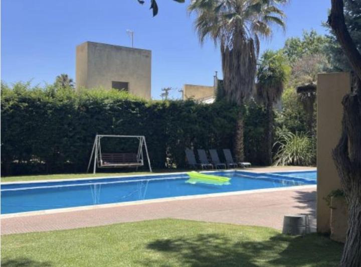 Casa · 228m² · 6 Ambientes · 1 Cochera