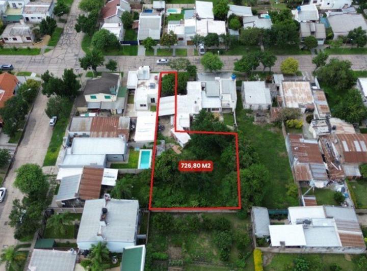 Terreno · 727m²