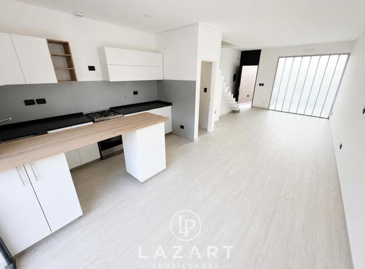 Casa · 110m² · 4 Ambientes · 1 Cochera