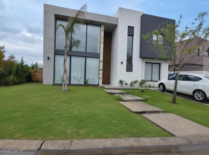 Casa · 181m² · 5 Ambientes · 3 Cocheras
