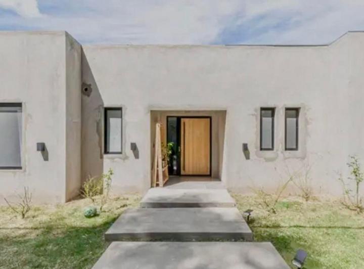 Casa · 125m² · 4 Ambientes · 3 Cocheras