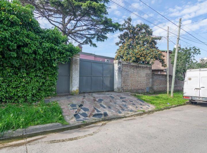 Casa · 80m² · 3 Ambientes · 2 Cocheras