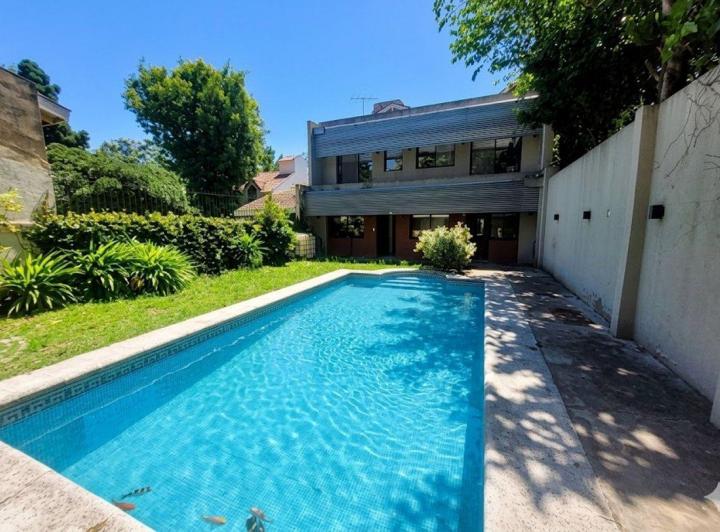 Casa · 313m² · 6 Ambientes · 3 Cocheras